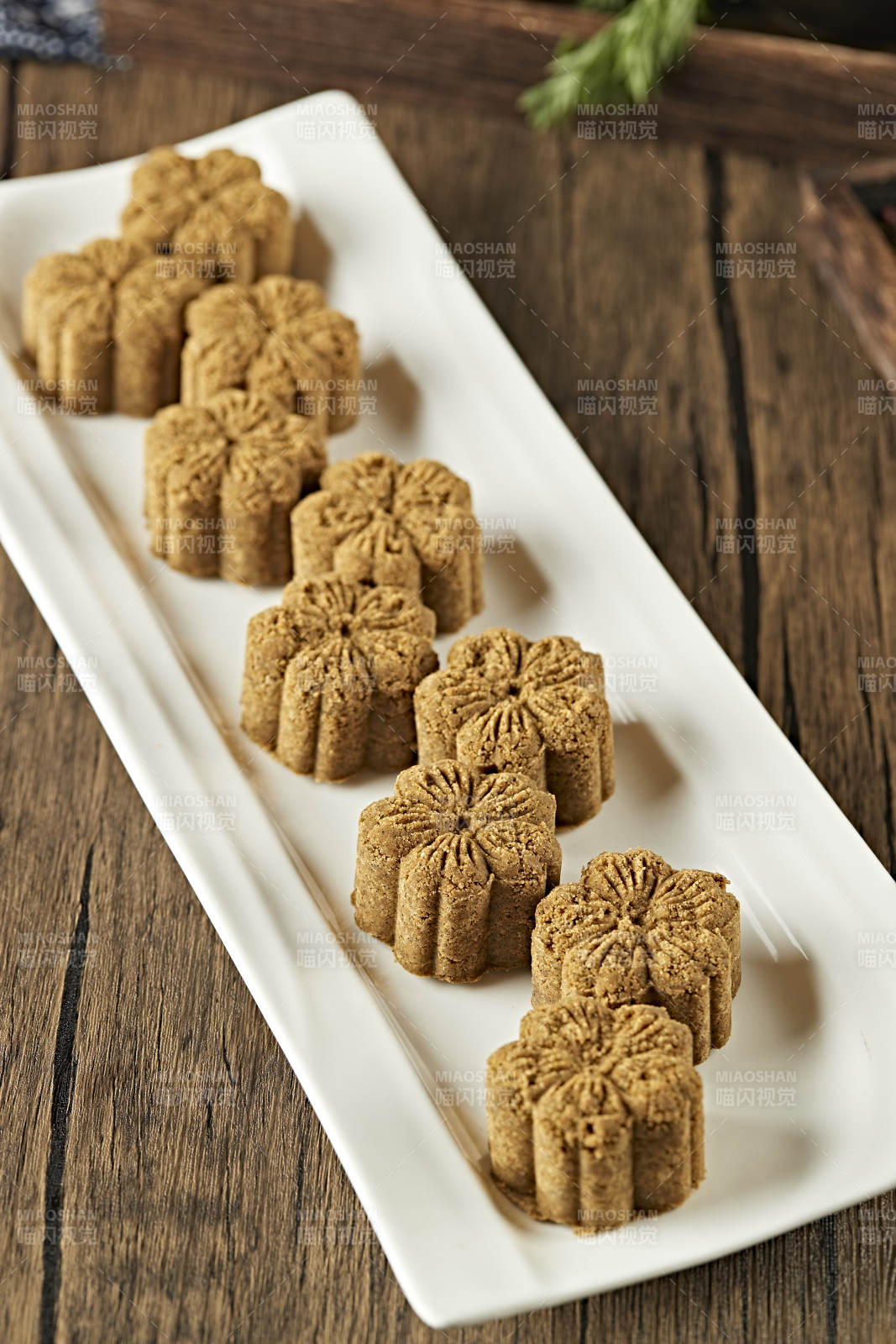 杂粮桃花酥-摄影图