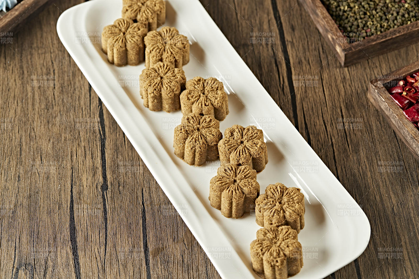 杂粮桃花酥-摄影图