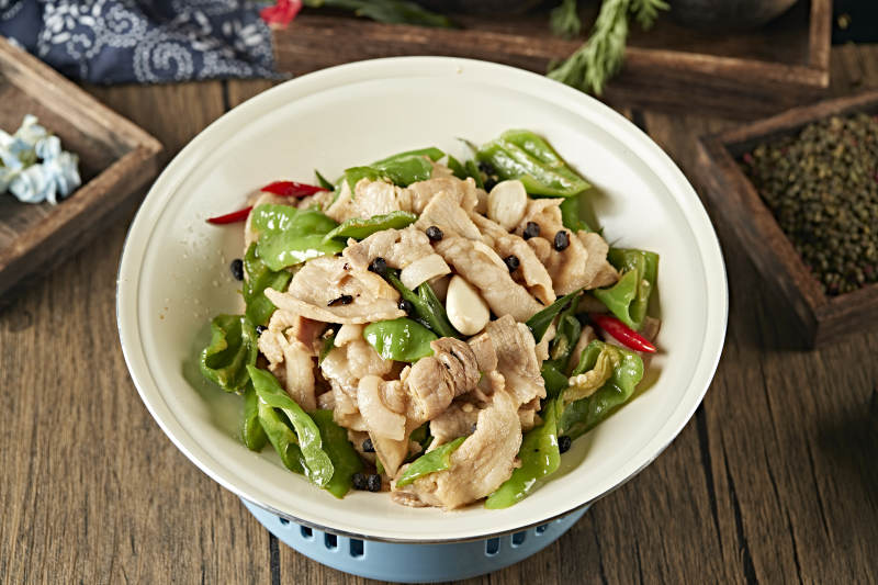 爆炒尖椒豆豉蒜香五花肉