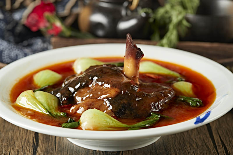 浇汁红烧大肘子