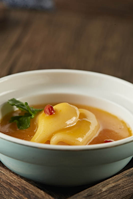 捞汁浓汤炖花胶