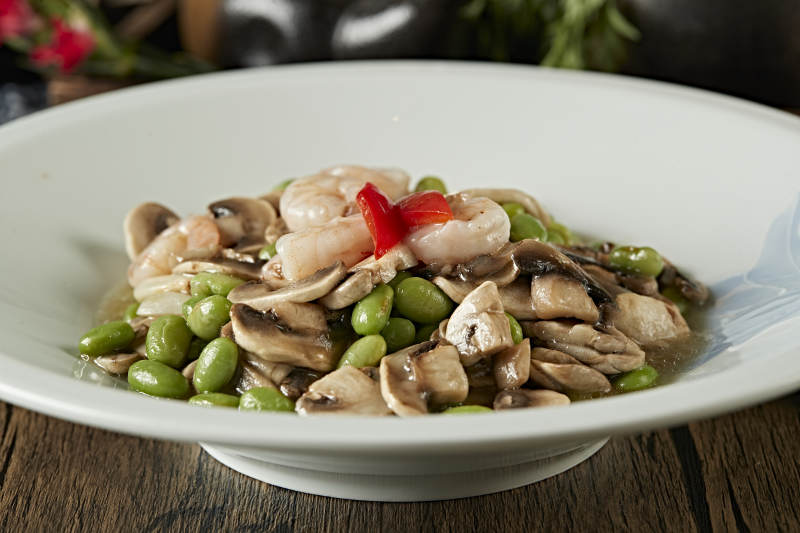 青豆口蘑切片烧虾仁