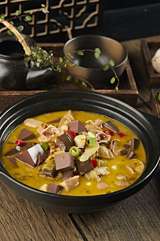 砂锅酸汤毛血旺