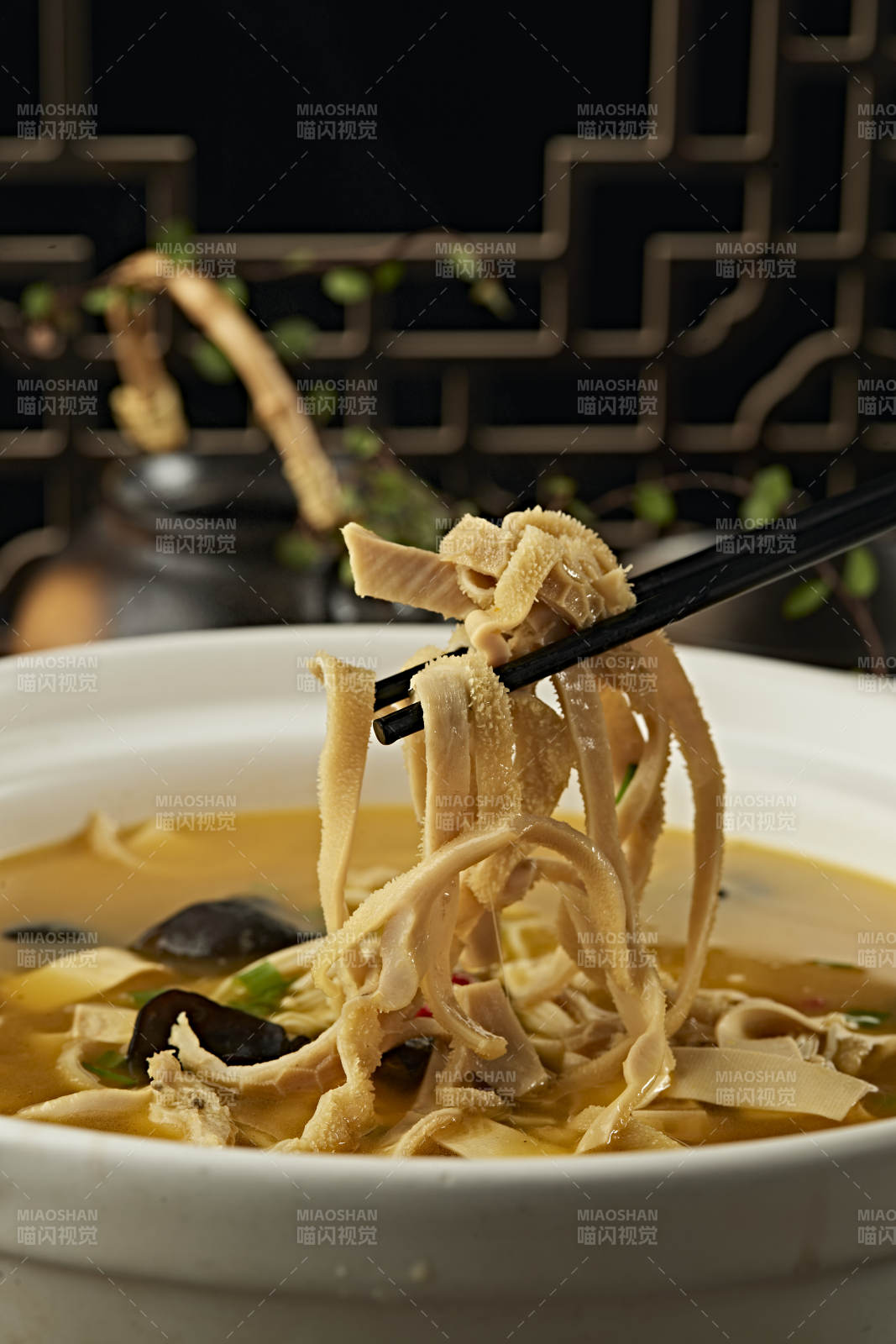 美味营养酸汤牛肚丝