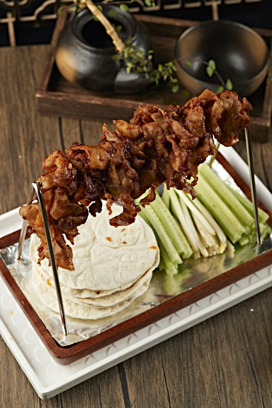 晾干烤肉配薄饼肥牛