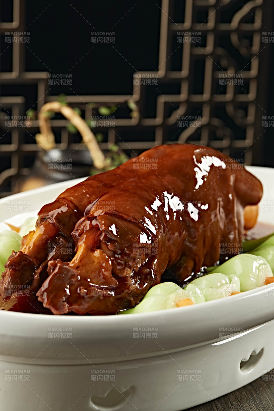 澆汁紅燒大牛蹄