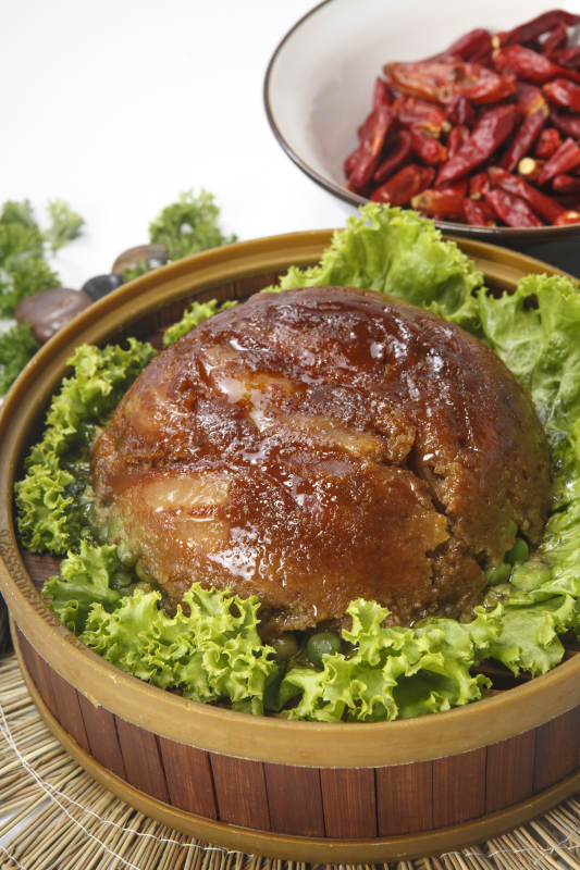 木笼屉装的粉蒸扣肉