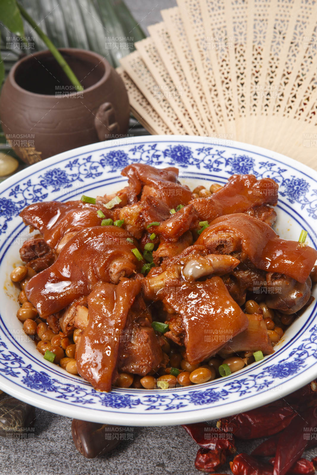 泰椒醬黃豆燜豬腳塊