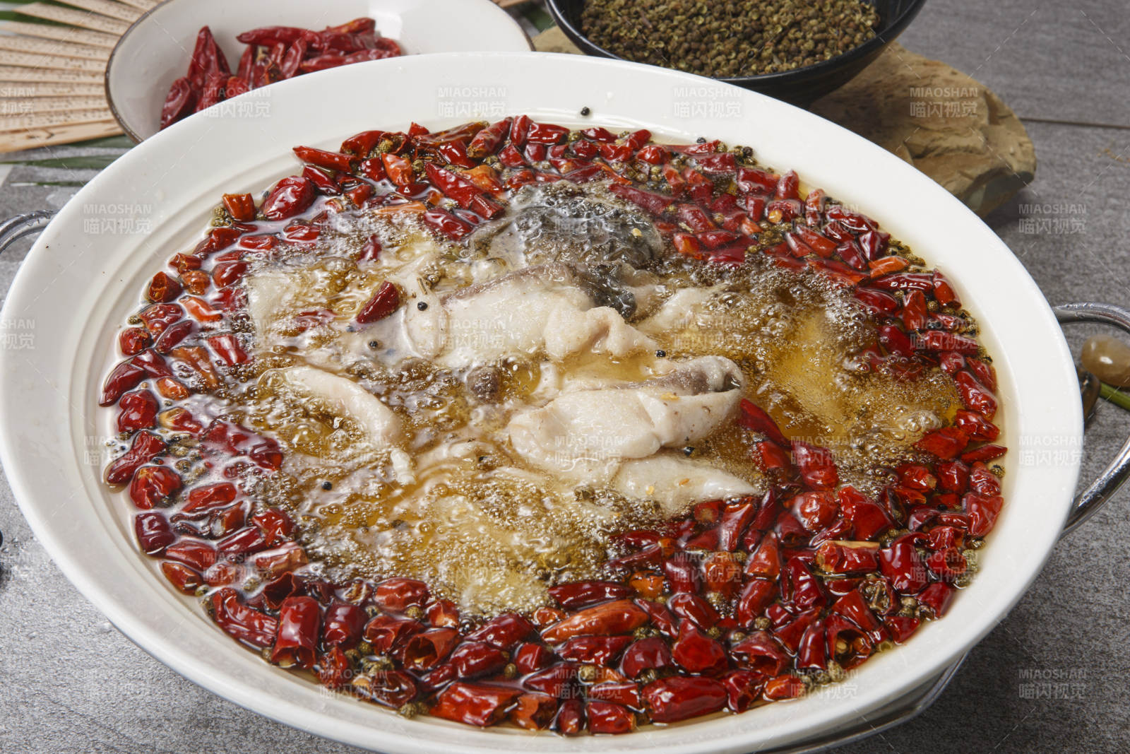 沸腾飘香水煮鱼