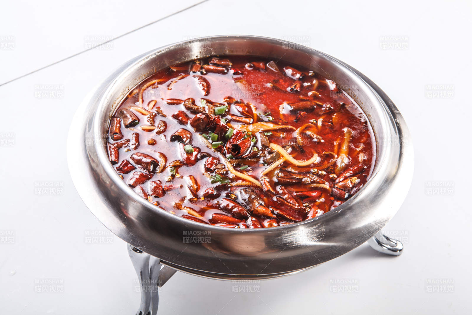 不銹鋼餐具裝的川味毛血旺