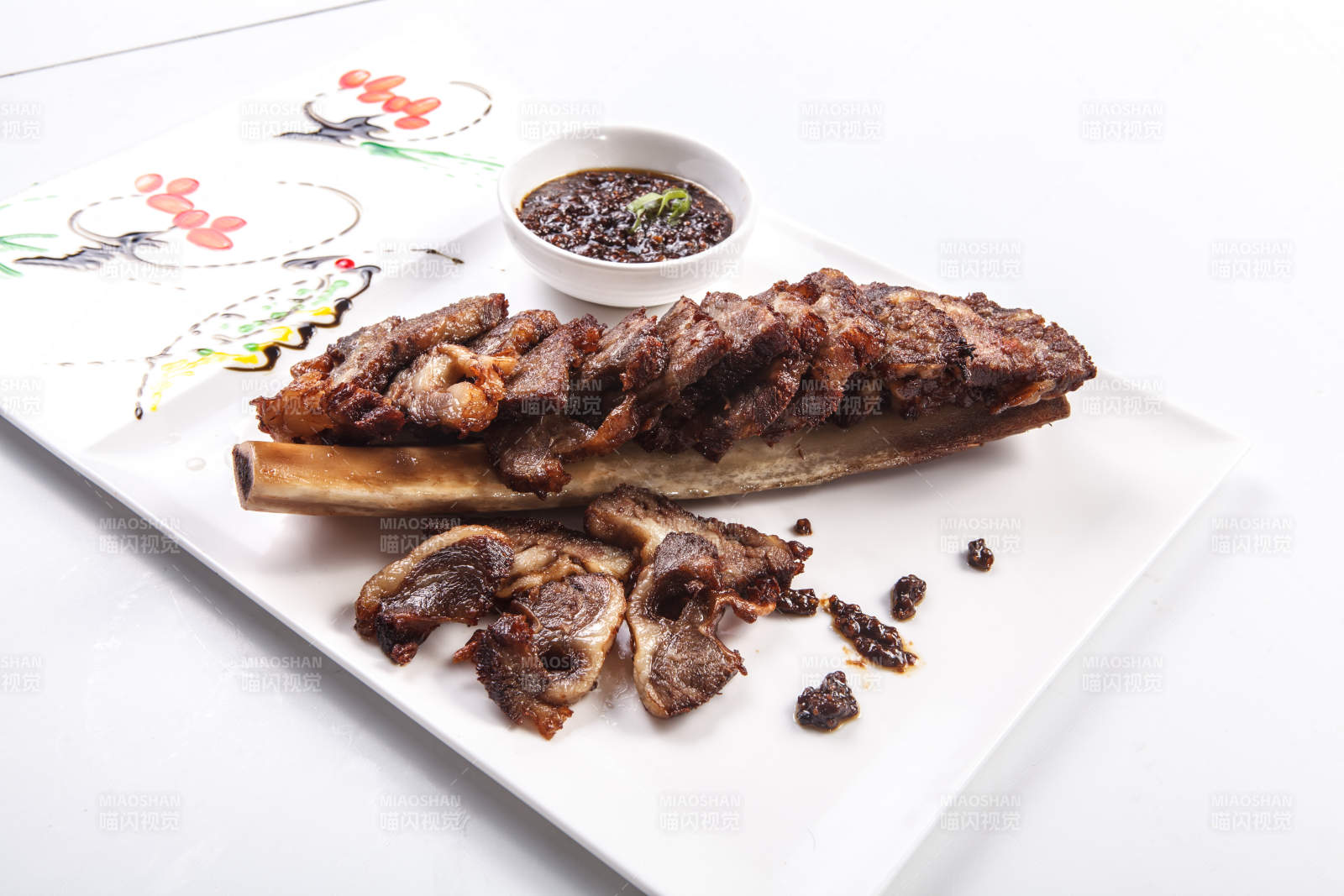 撒椒盐香烤牛肋拆骨肉