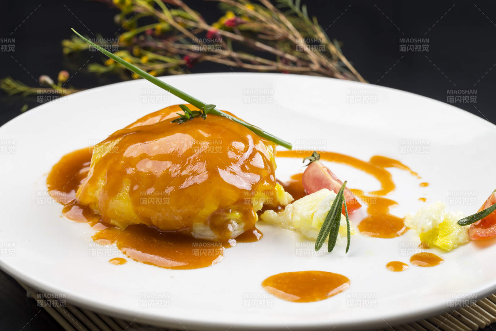 包菜浇汁蒸水晶大虾卷