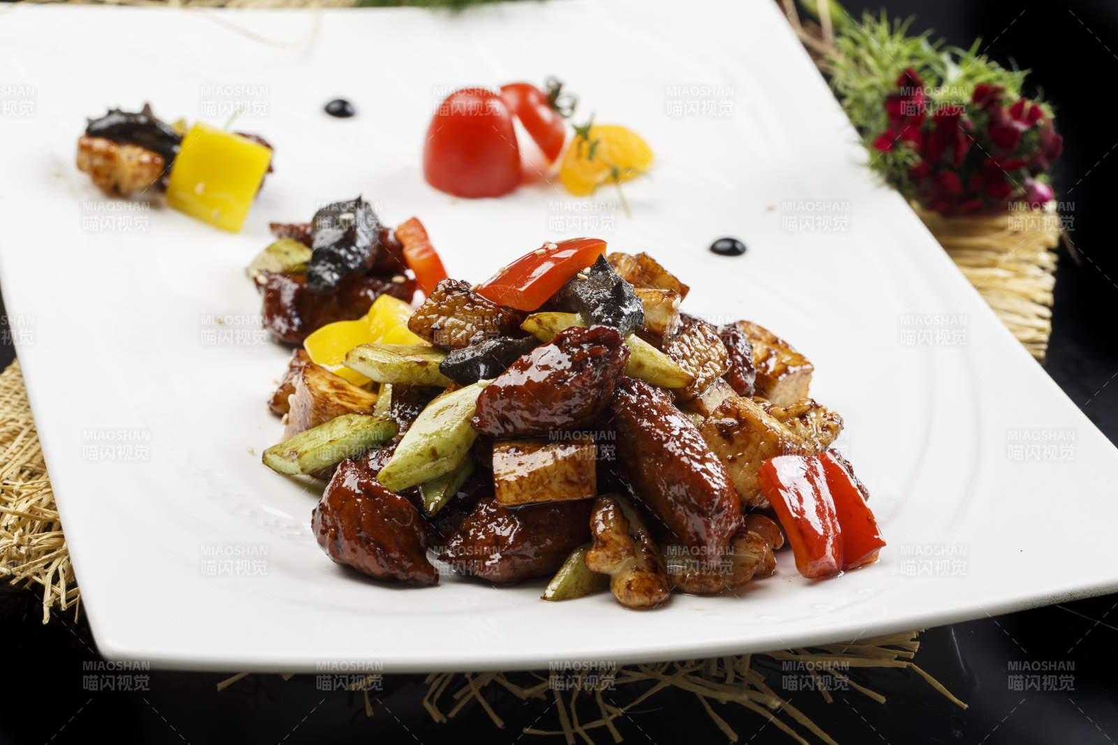 黑胡椒醬爆牛仔粒