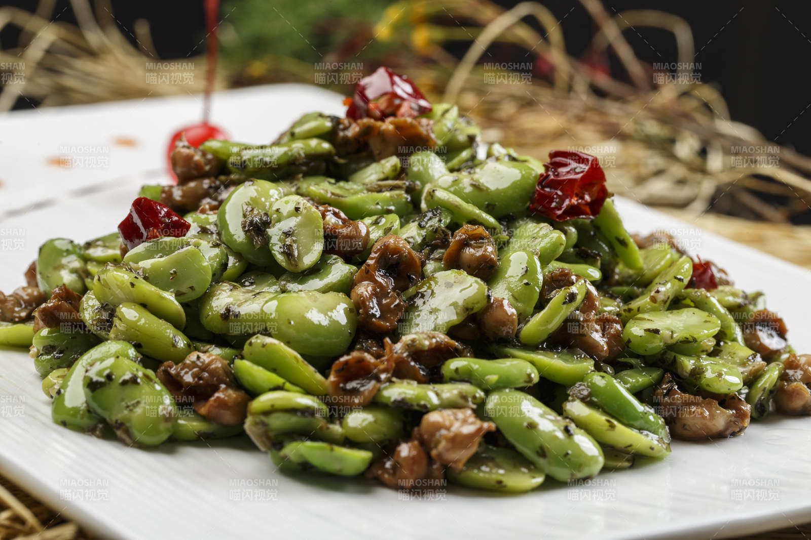 青蠶豆醬炒牛仔粒