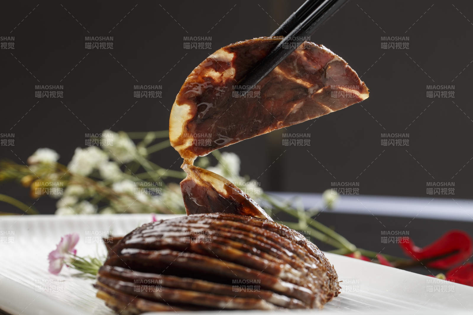 五香酱牛腱-摄影图