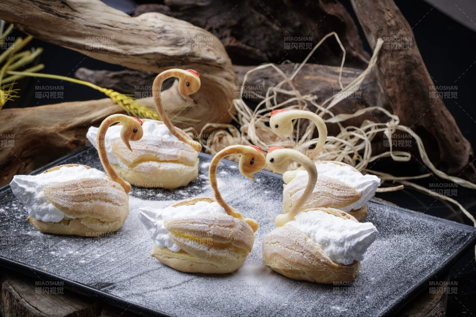 茶餐点心天鹅榴莲酥