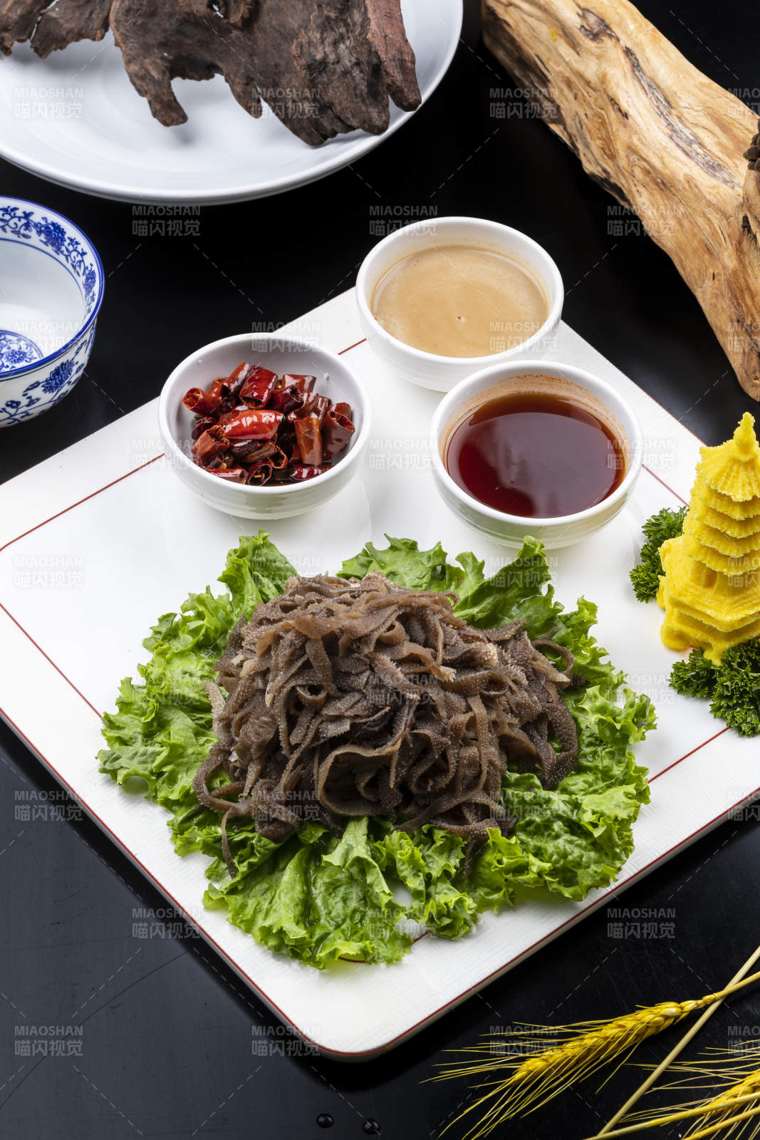 蘸汁鹵味毛肚絲