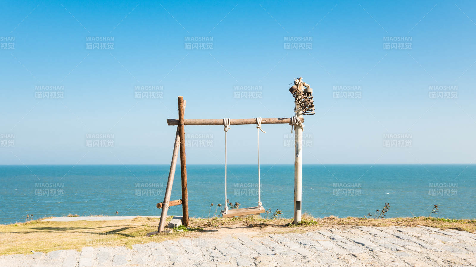 泉州的海边秋千静景