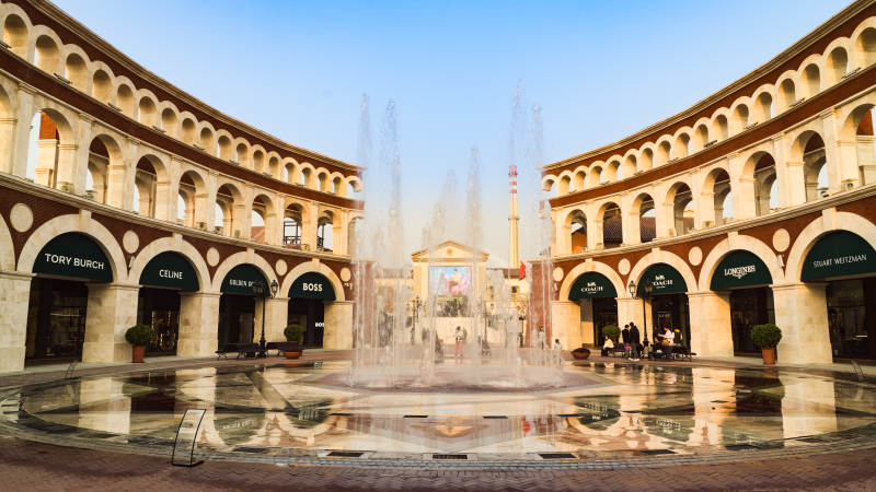 天津佛罗伦萨小镇喷泉广场购物街