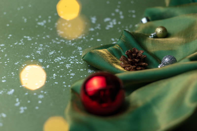 圣诞绸缎装饰特写