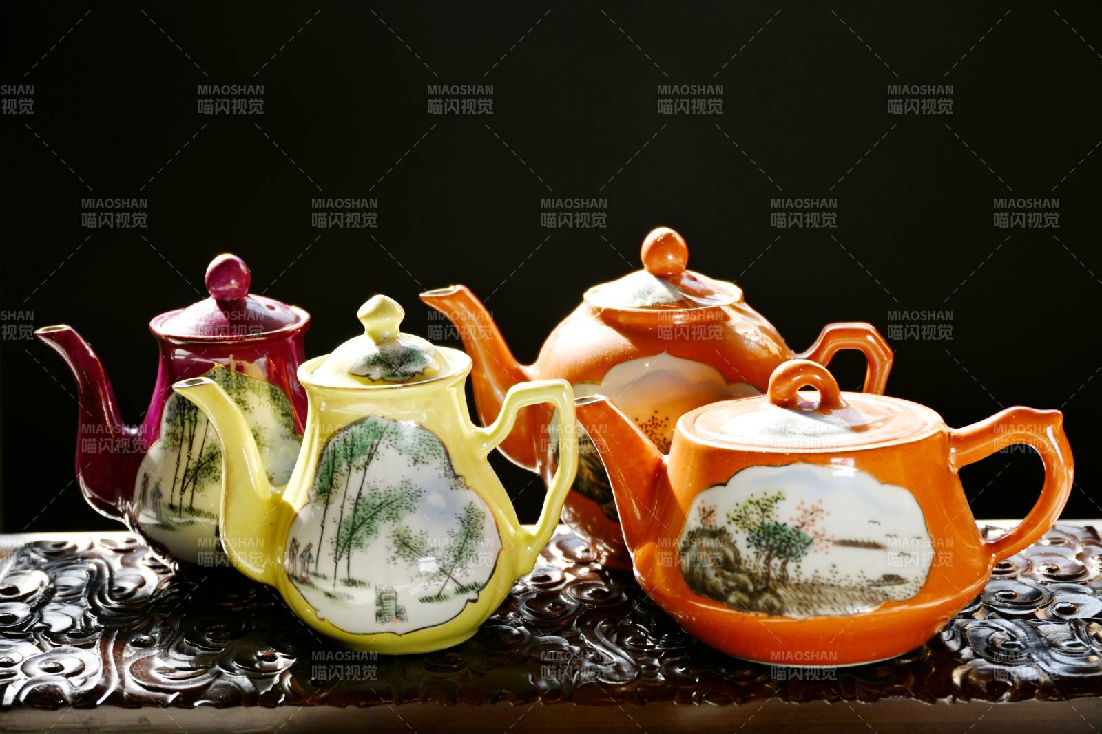 彩绘茶壶静物图