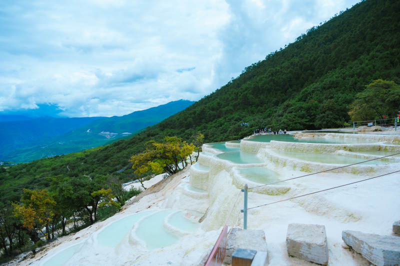 梯田碧水映青山白水台