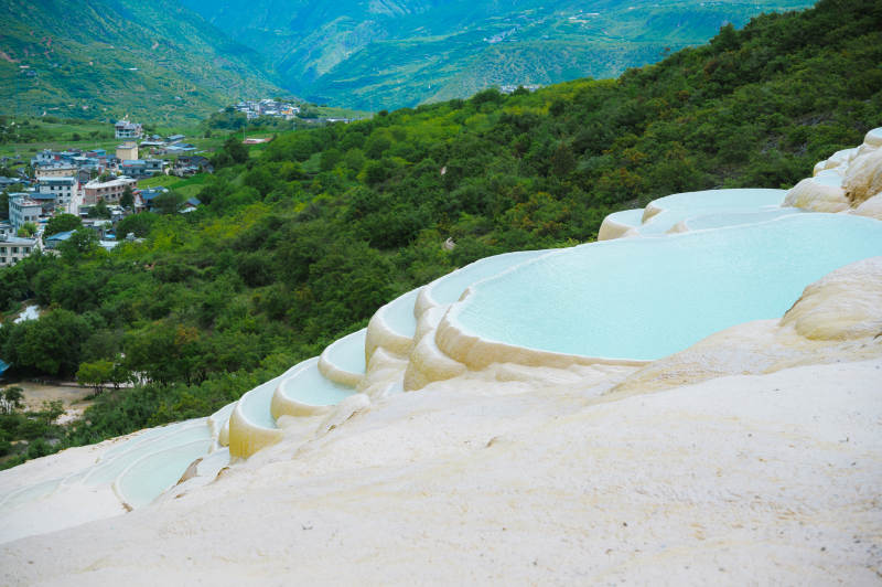 梯田碧水映青山白水台