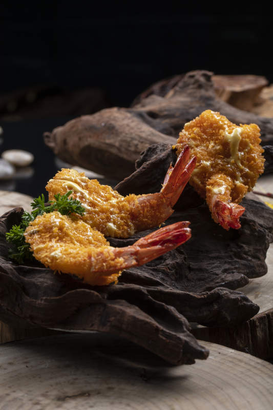 崖柏根上的香炸凤尾虾