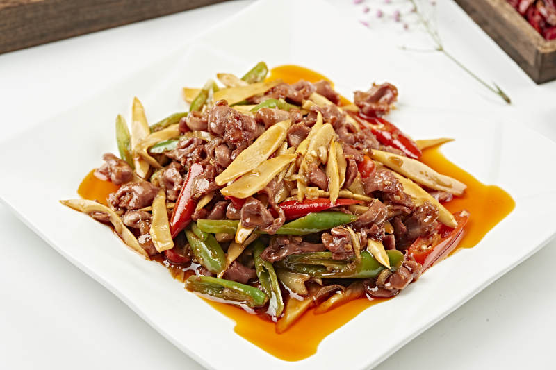 红油嫩笋彩椒炒鸡胗（嫩笋辣炒胗华）