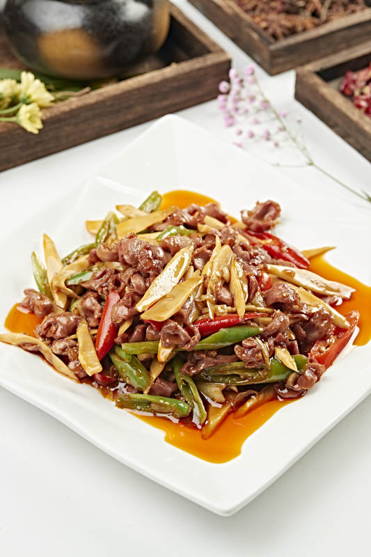 红油嫩笋彩椒炒鸡胗（嫩笋辣炒胗华）