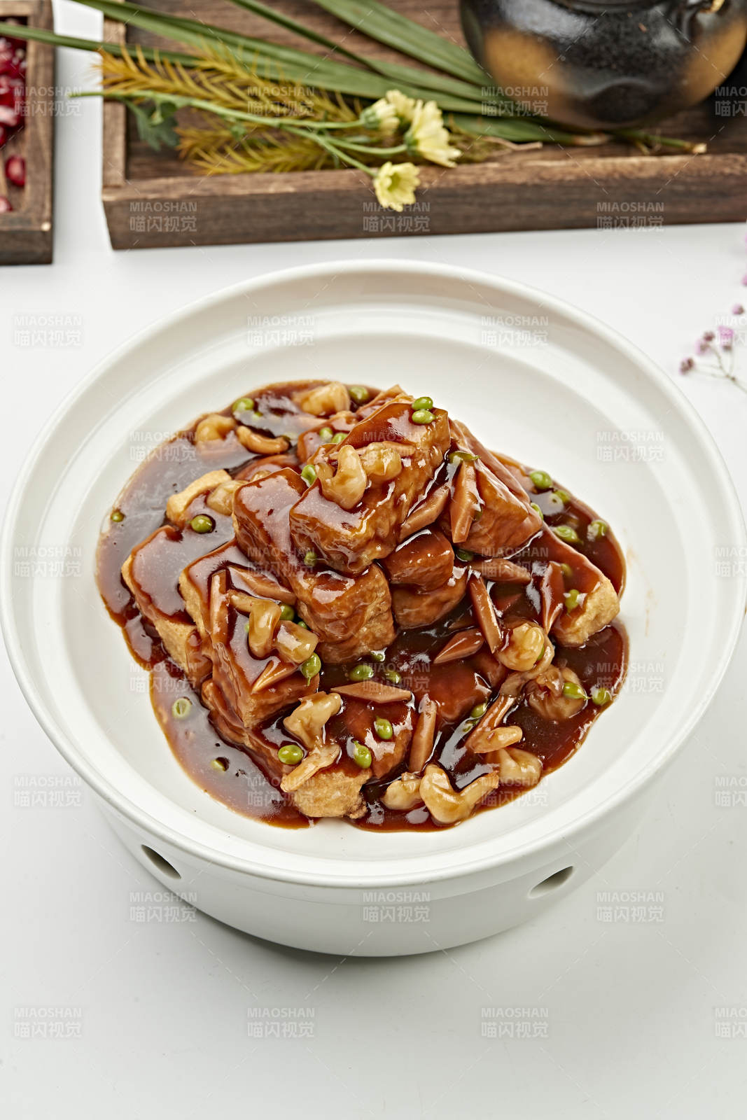 砂鍋鹵汁花蛤肉燒油煎豆腐