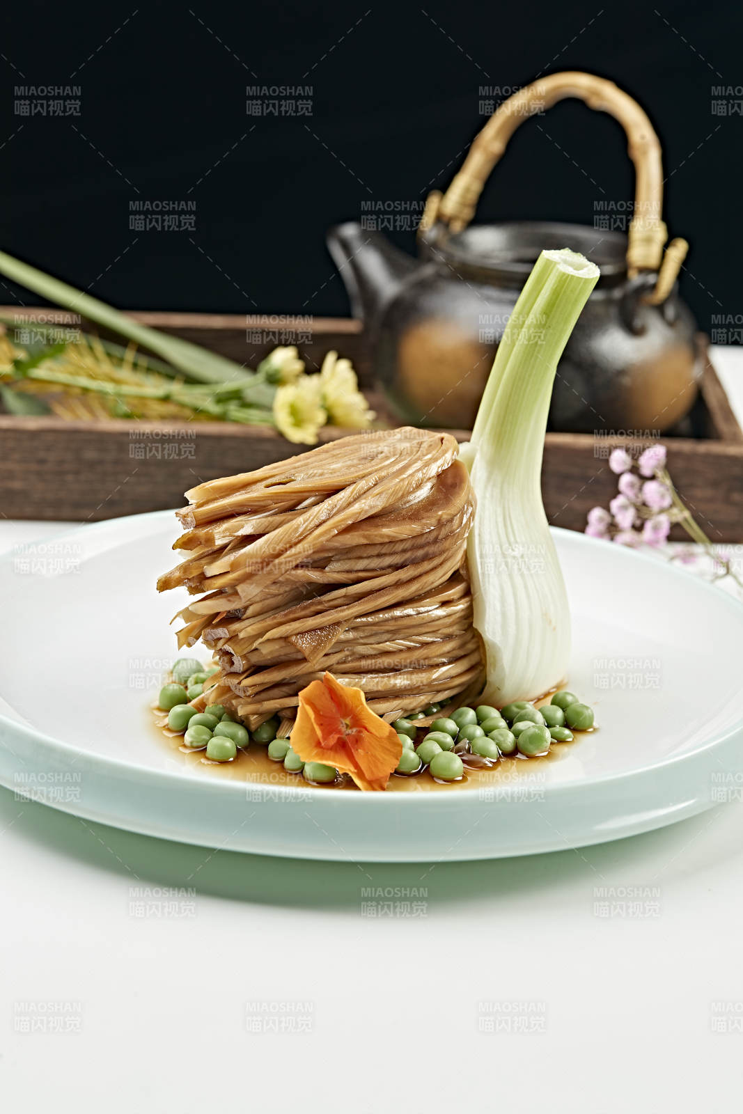 浇汁青豆芥菜根