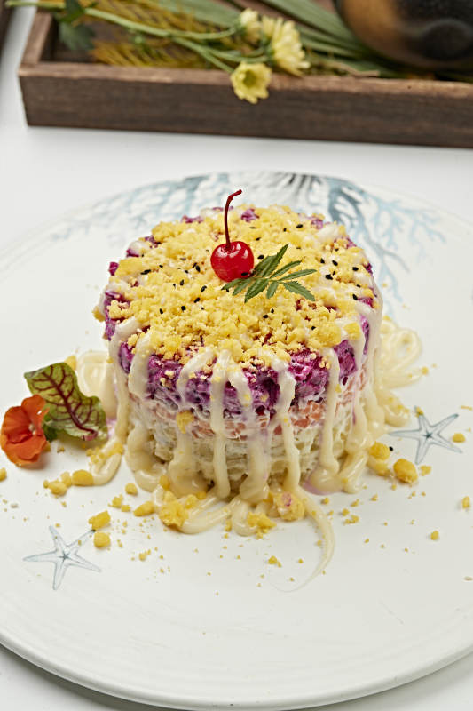 咸蛋黄炼乳多层果蔬沙拉