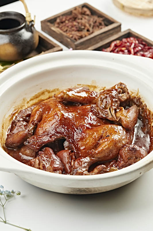 砂锅干烧农家柴鸡