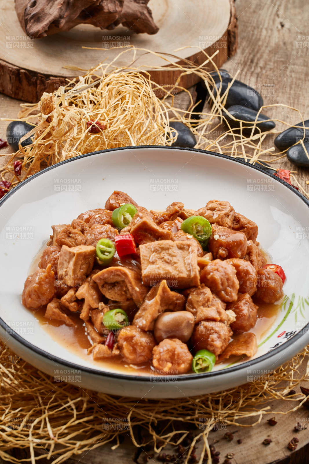 全鱼宴豆腐筋炖鱼丸