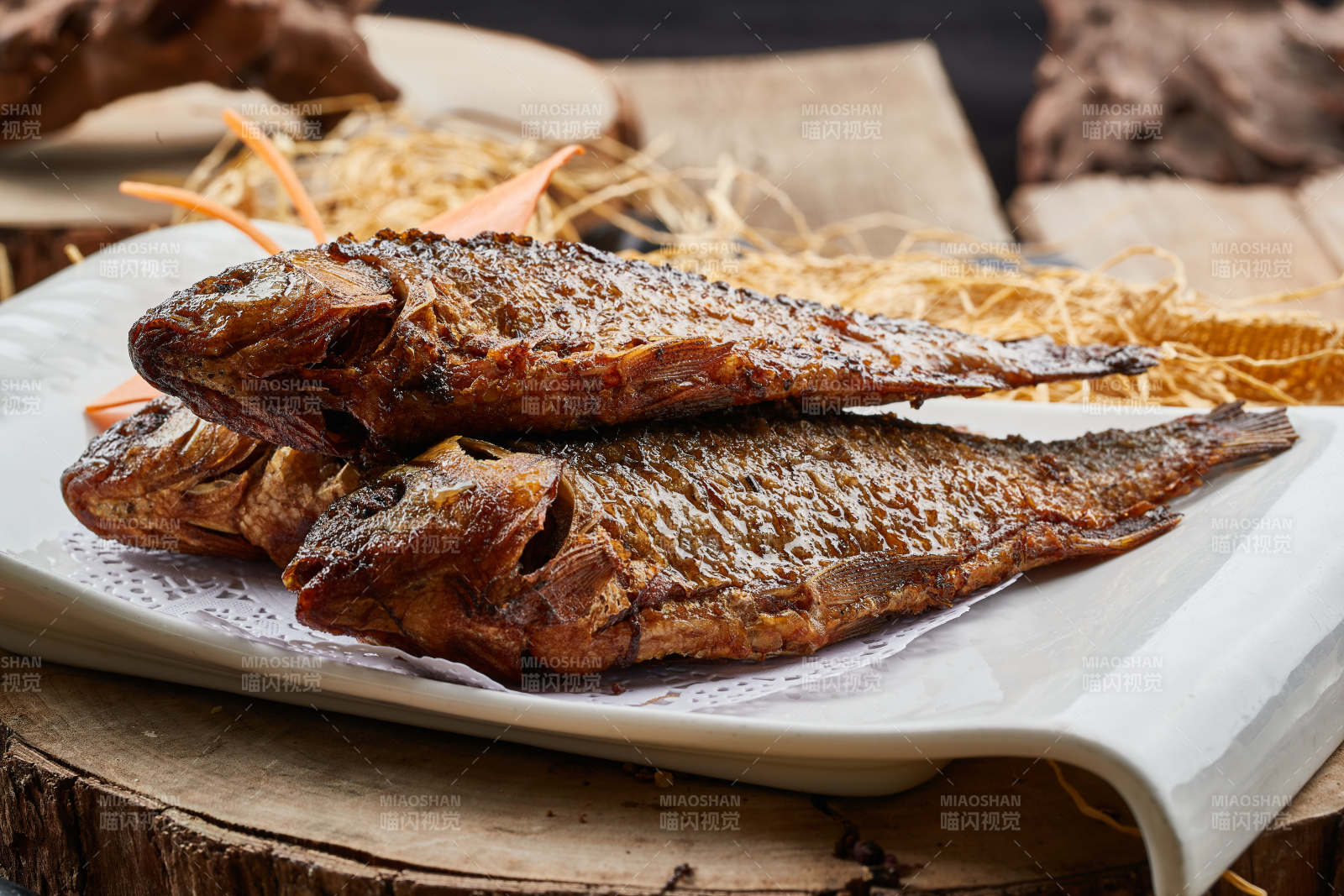 全鱼宴香酥炖鲫鱼