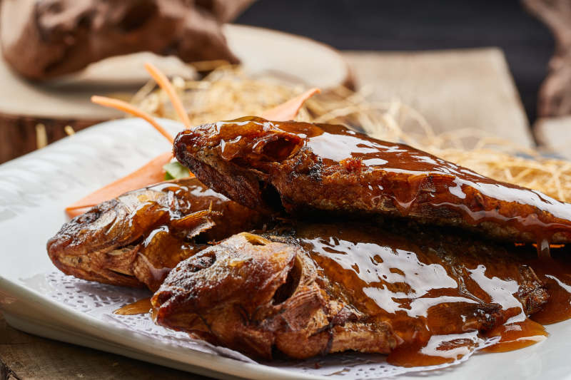 全鱼宴香酥炖鲫鱼