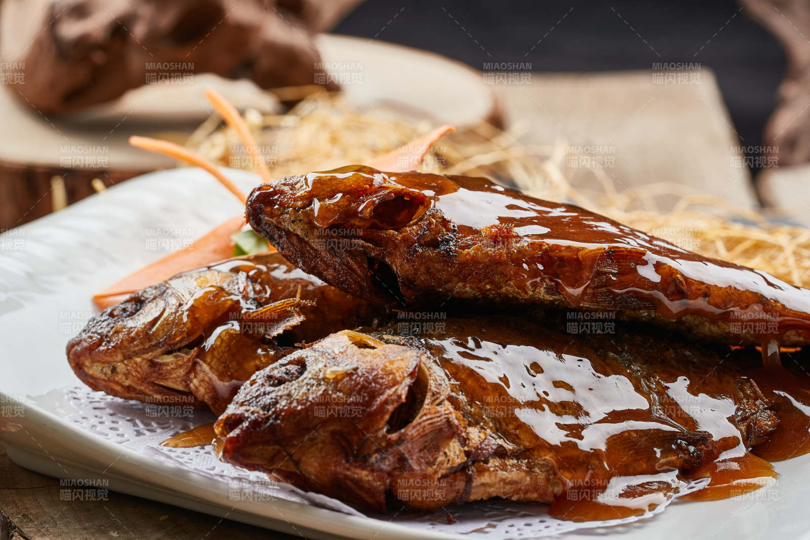 全鱼宴香酥炖鲫鱼