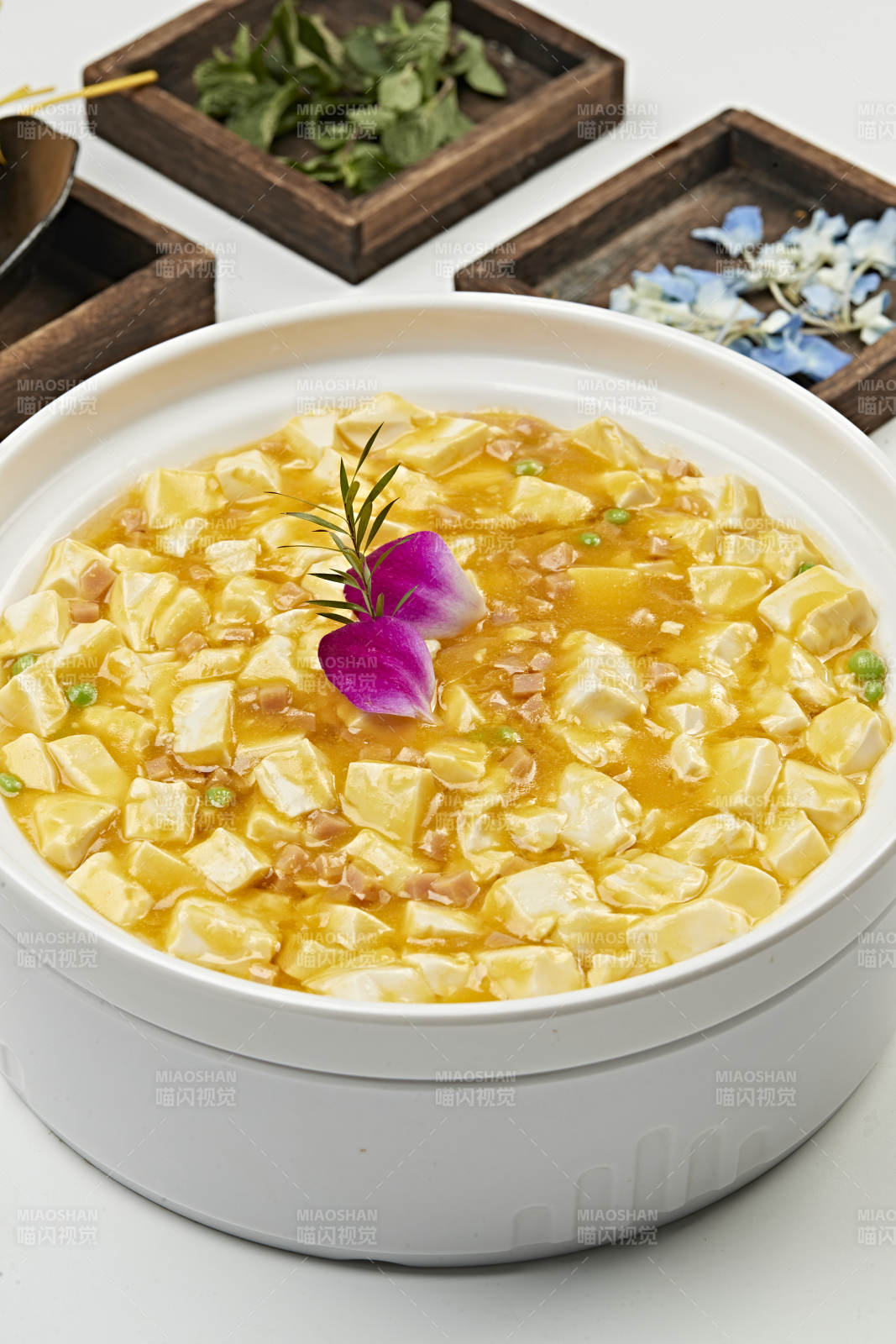 火腿青豆蟹黃釀內脂豆腐-攝影圖