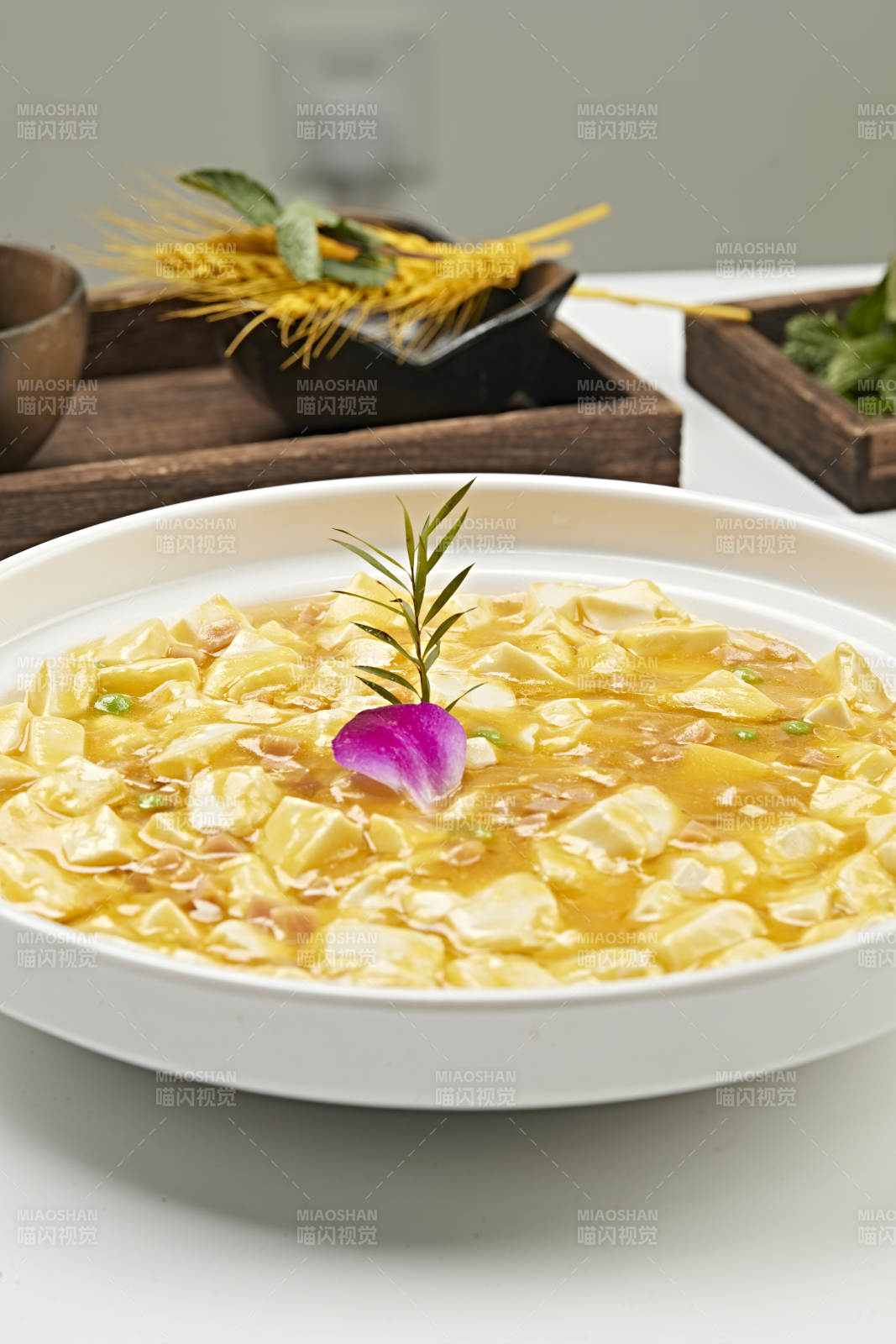 火腿青豆蟹黃釀內脂豆腐-攝影圖