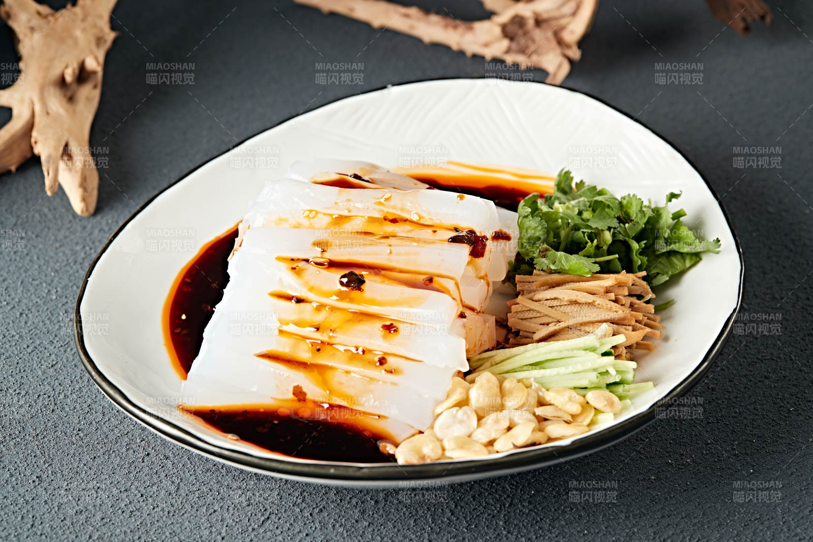 浇汁山西大同小媳妇凉粉