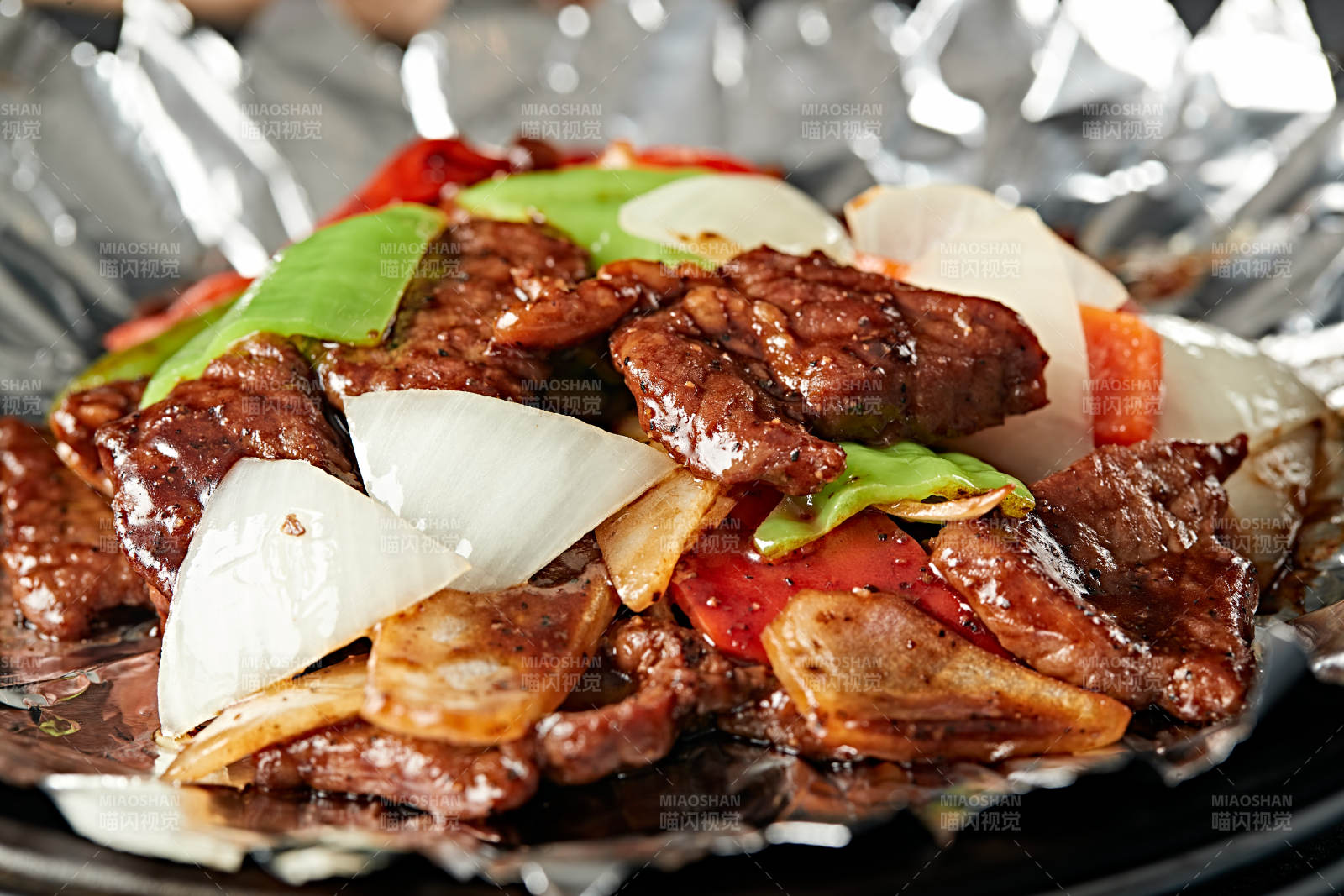 鐵板錫紙彩椒洋蔥小牛排