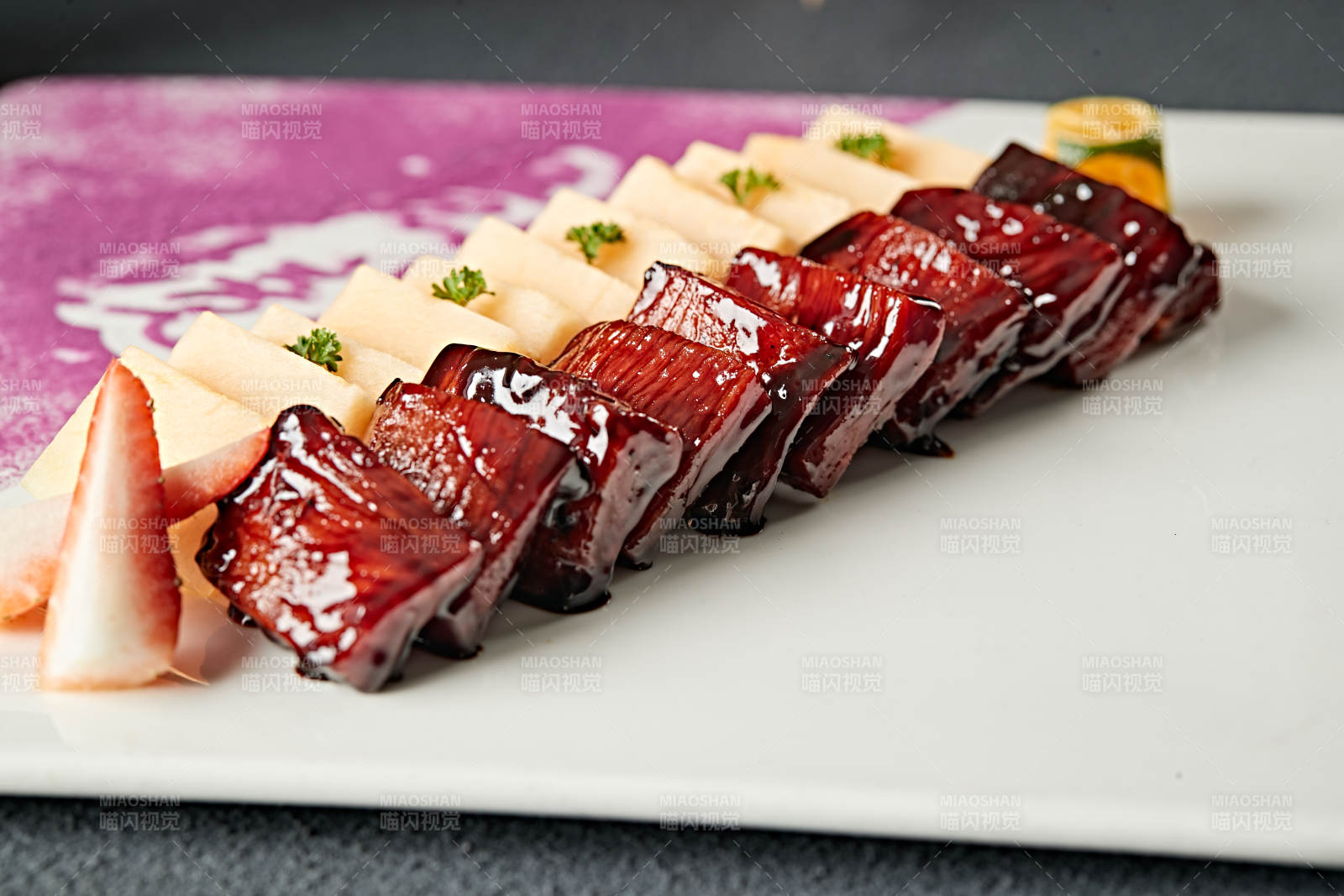 较重松板肉配蜜瓜