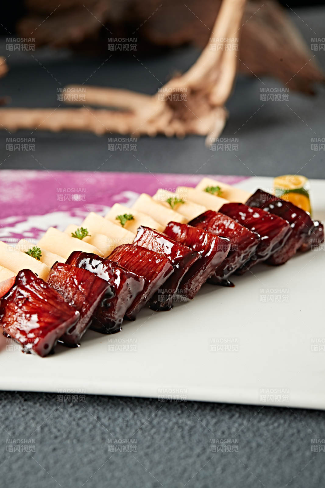 较重松板肉配蜜瓜