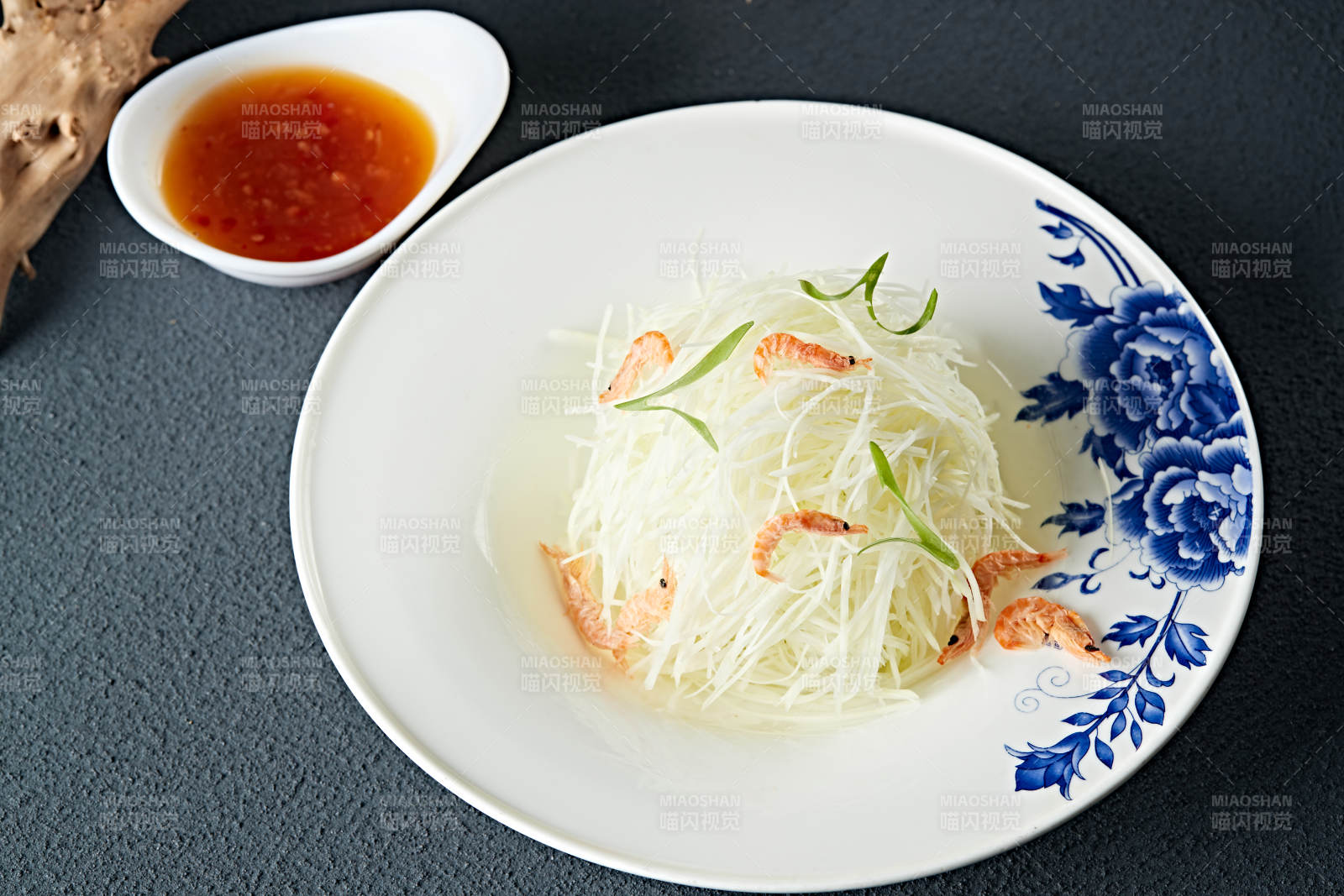 澆汁磷蝦干拌芥蘭絲-攝影圖