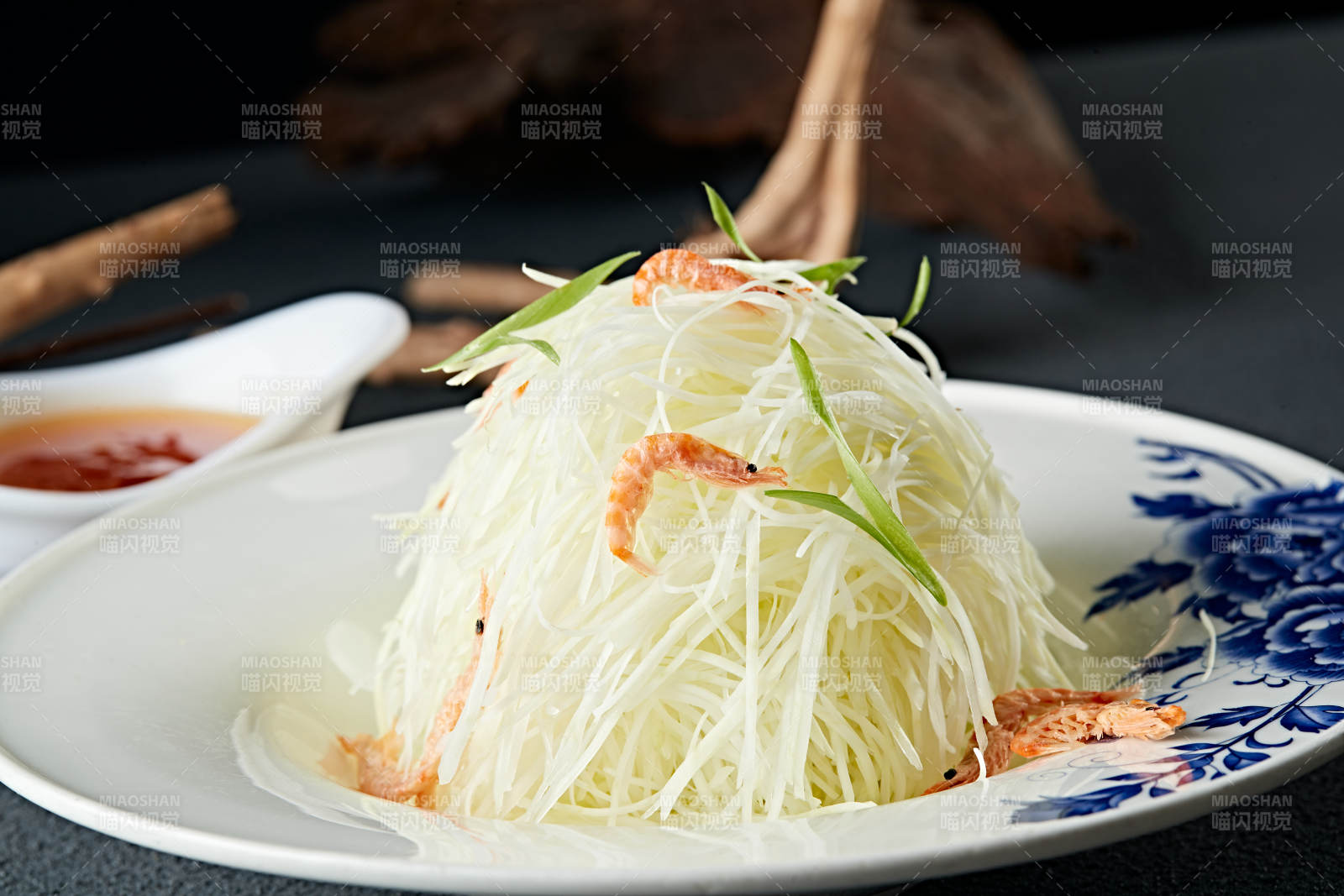 澆汁磷蝦干拌芥蘭絲-攝影圖