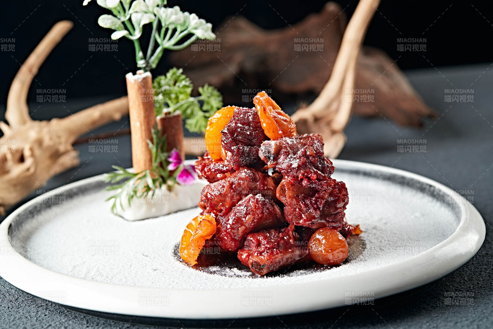 果脯蜜饯配秘制糖醋小排骨