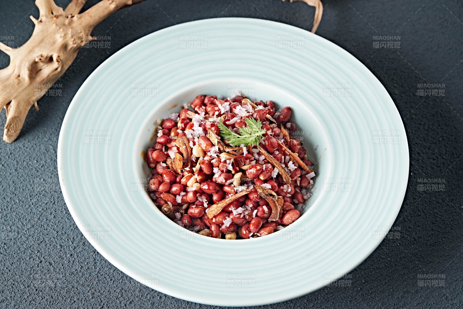 下酒小菜油炸花生拌小鱼干