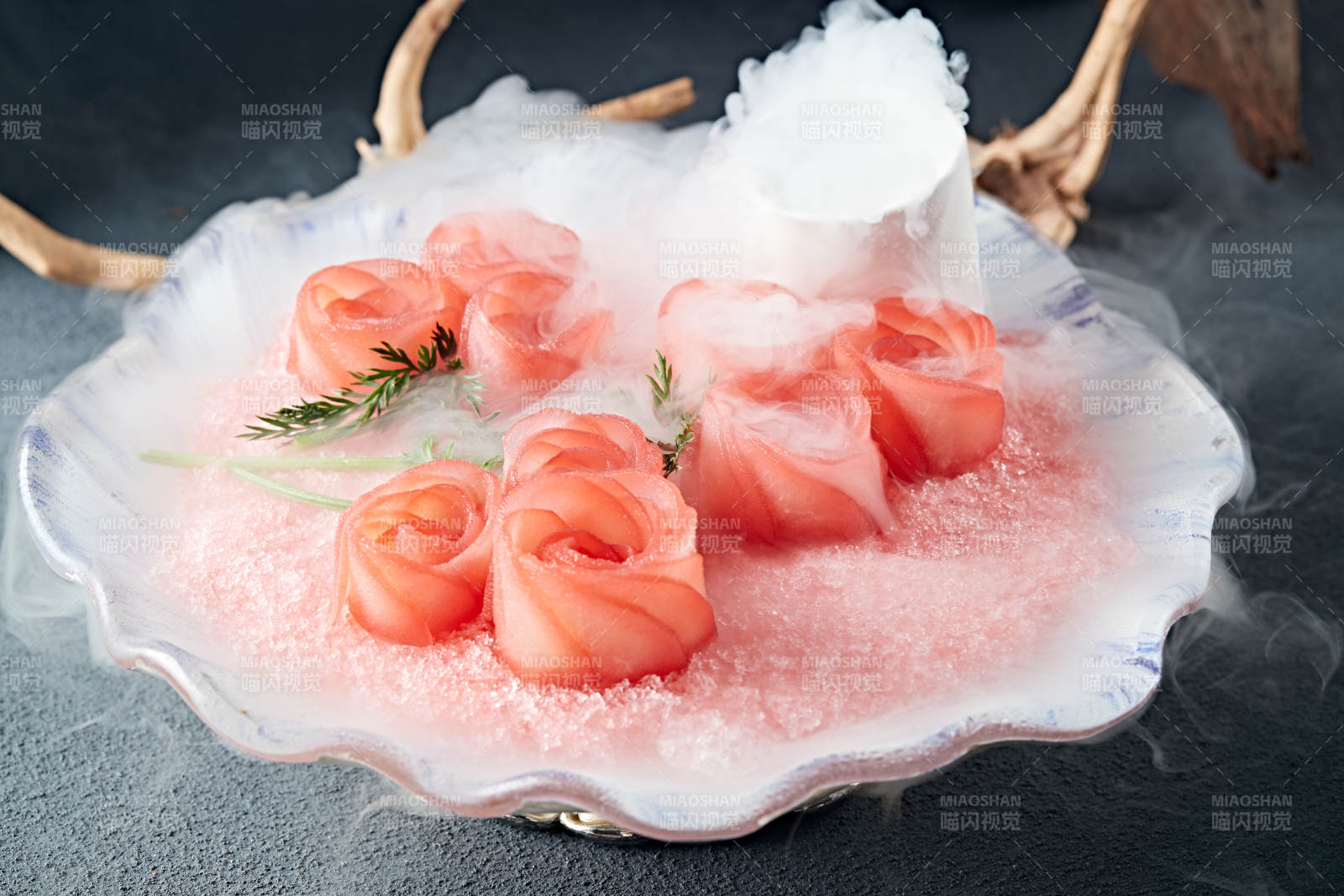 玫瑰三文魚刺身冷盤