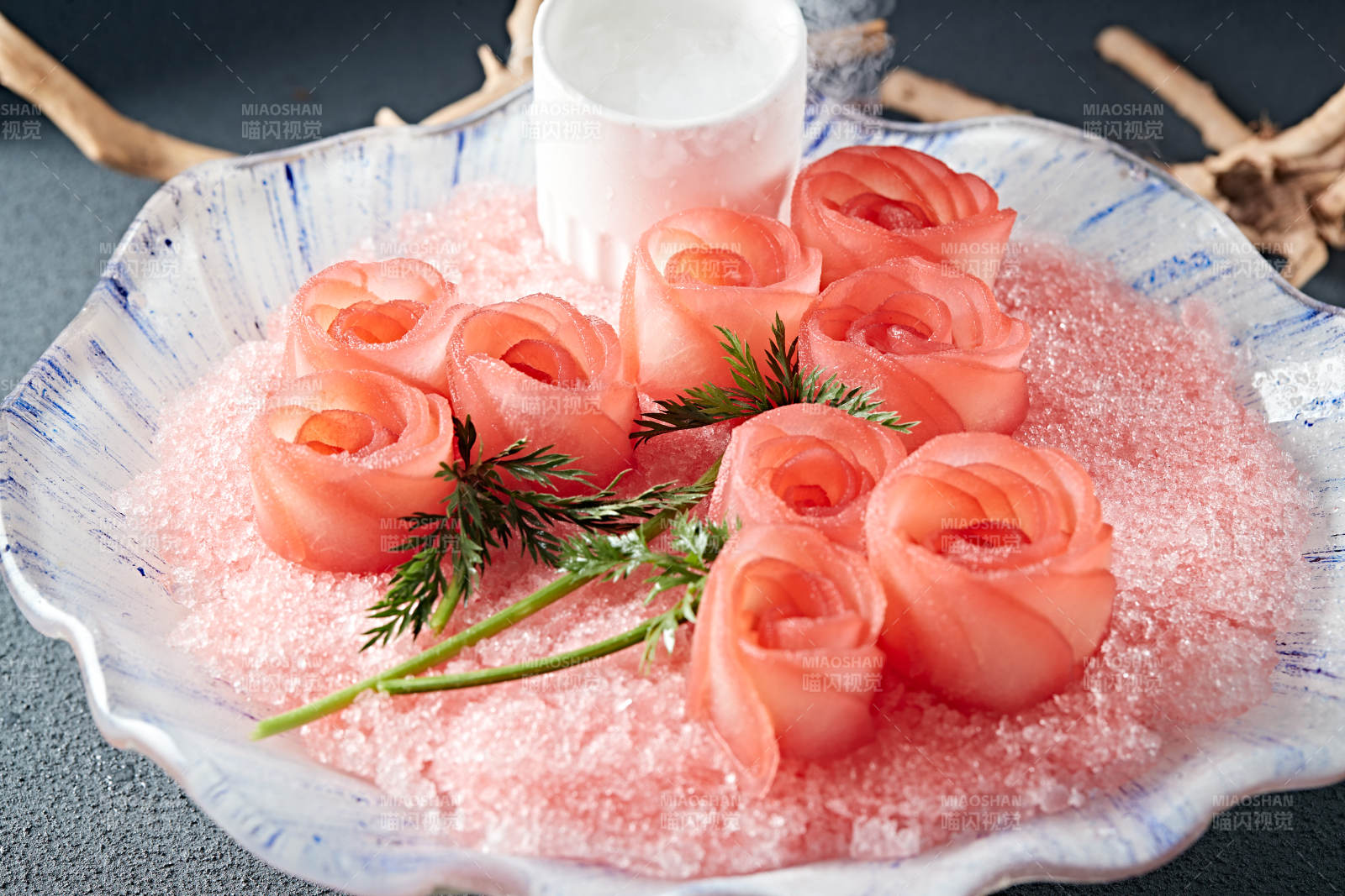 玫瑰三文鱼刺身冷盘